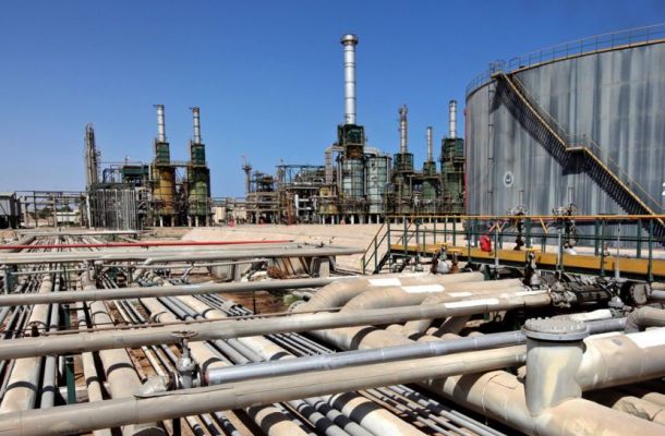 الاقتصاد والتجارة تطالب الخارجية بعدم إتمام إجراءات المستشارين الاقتصاديين في السفارات الليبية إلا بعد التنسيق مع الوزارة