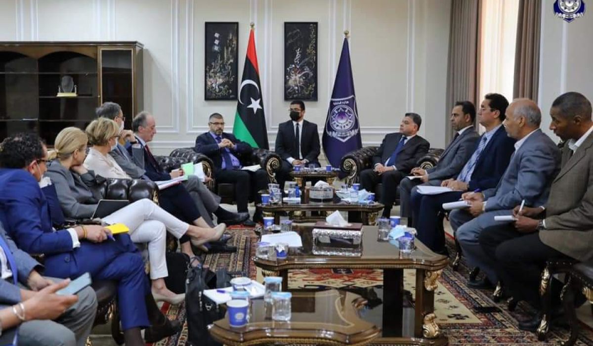 وزير الداخلية يناقش عدة مواضيع مع سفير الإتحاد الأوروبي لدى ليبيا