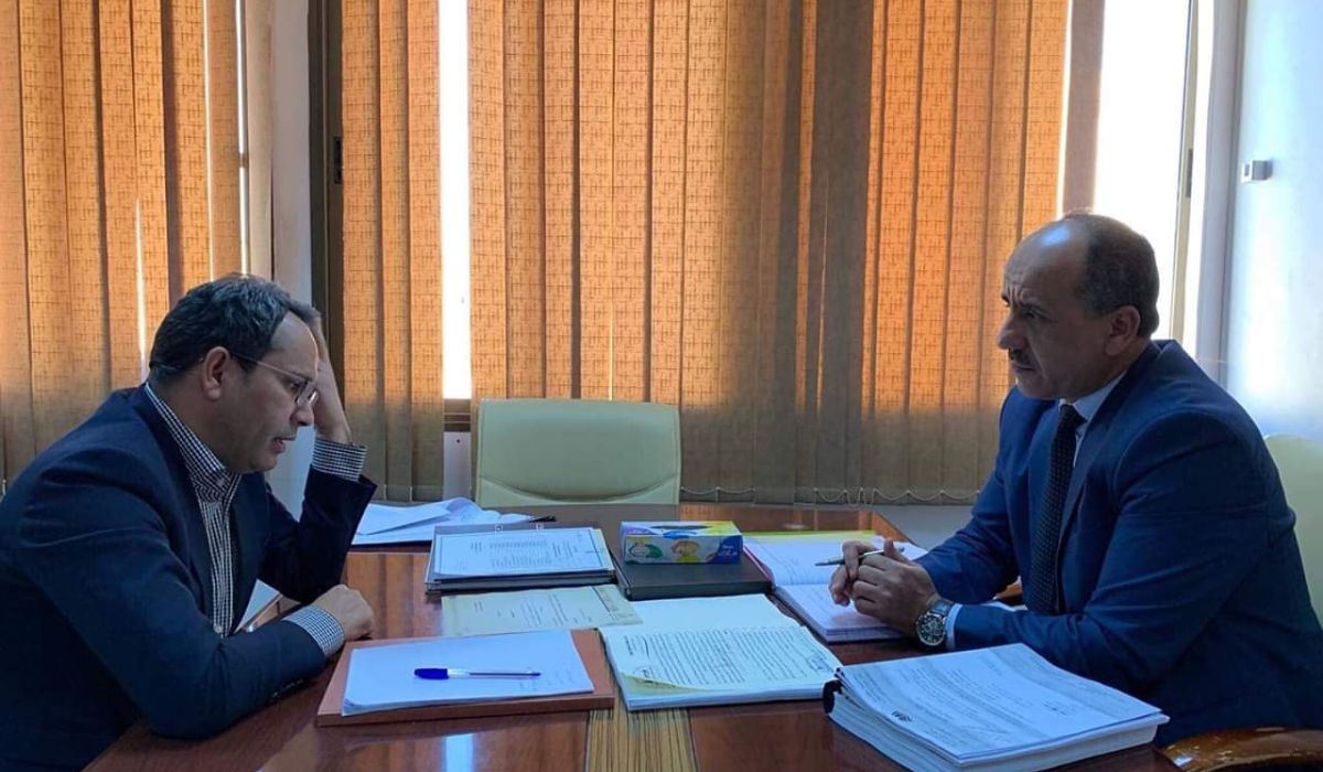 تسريع الاجراءات الخاصة بالمنح الدراسية محور لقاء عادل جمعة ورئيس الهيئة الاستشارية بديوان المحاسبة