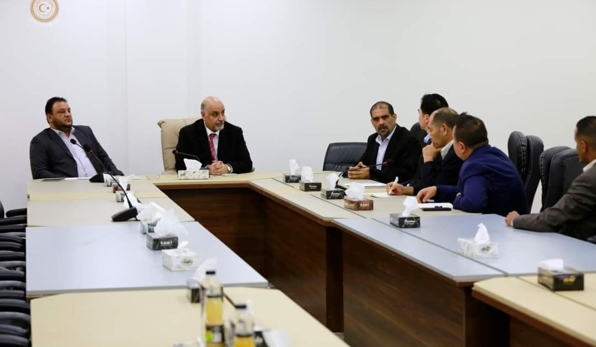 وزير التخطيط يبحث مع وفد من الشركة الصينية كيفية استكمال مشروع 5000 وحدة سكنية ببلدية سلوق