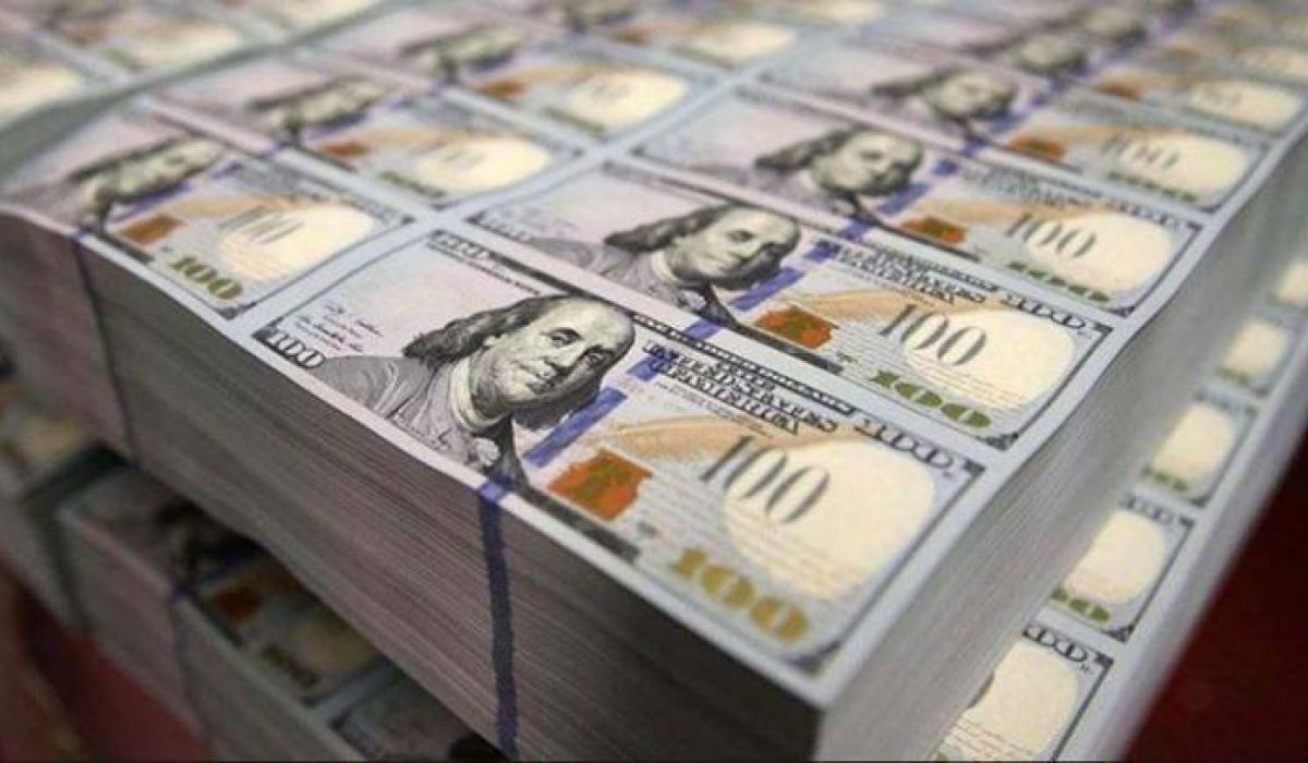 المصرف المركزي يستنزف 6.3 مليار دولار من احتياطياته هذا العام لتغطية العجز في إيرادات النقد الأجنبي