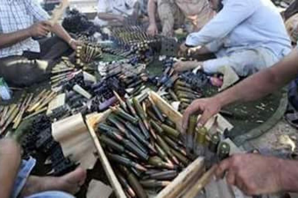 عصر: يتهم تجار الحرب ومسؤولي المصرف المركزي !