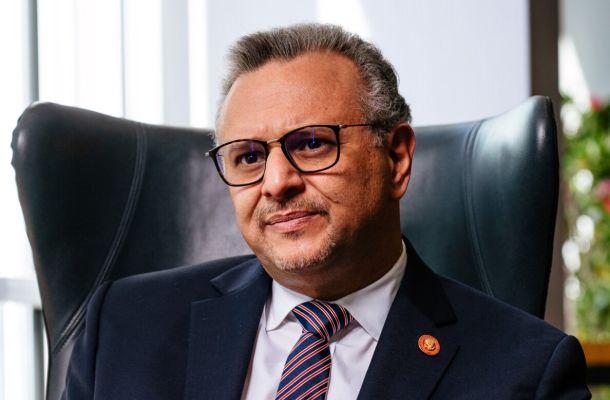 أصوات قانونية وبرلمانية وإعلامية تعتبر توقيف وزير النفط "محمد عون" استهدافاً لمواقفه الرافضة لعقود التفريط في ثروات الليبيية