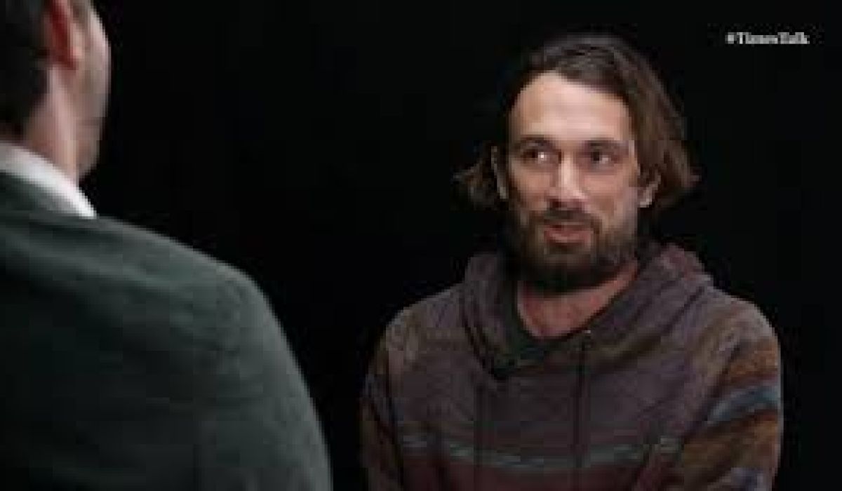 شاهد " ملايين تقتسم بين مهربي البشر والحكومة "