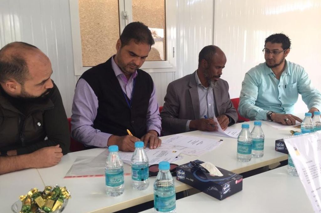 الوطنية للنفط تسلم معدات لضخ المياه في عدد من بلديات المنطقة الجنوبية