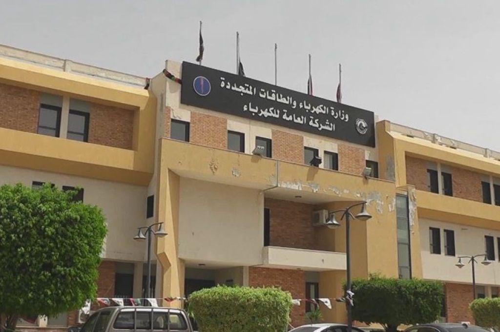 بعد استحواذ مؤسسة النفط على حصتها من الليبية النرويجية للأسمدة.. ميناء البريقة يستقبل أول باخرة نقل