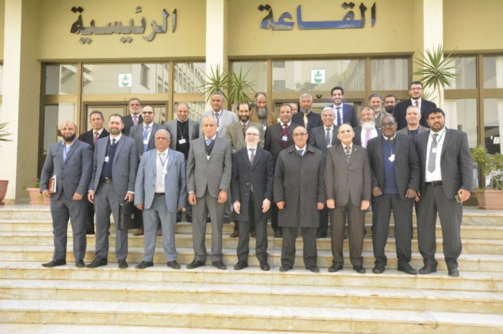 الرئاسي يوقف أعمال لجنة أزمة الوقود والغاز برئاسة الهجرسي