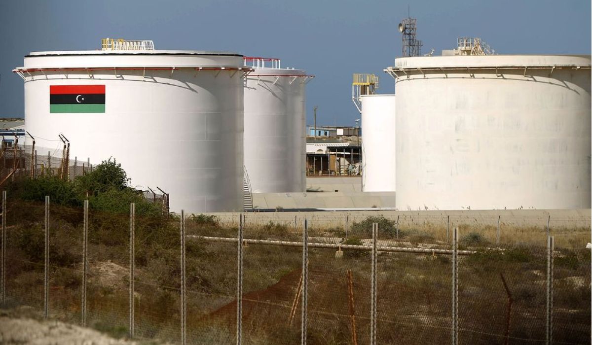 بلومبيرغ : توقف صادرات النفط الليبي تعرض النفط الخام في أوبك لخطر الإنخفاض