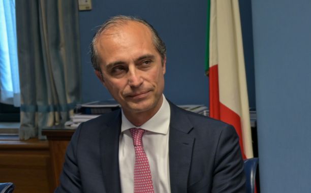 شوارع لا يمر منها مسئولينا !