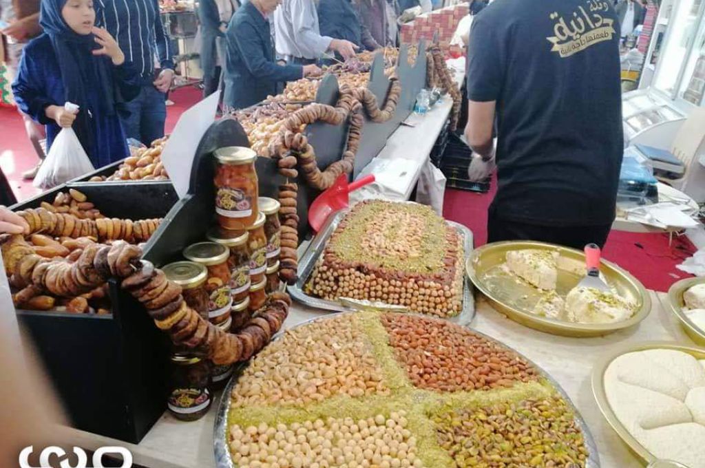 في اطار برنامج الاصلاح الاقتصادي العيساوي يجتمع مع مدير البنك الاسلامي للتنمية