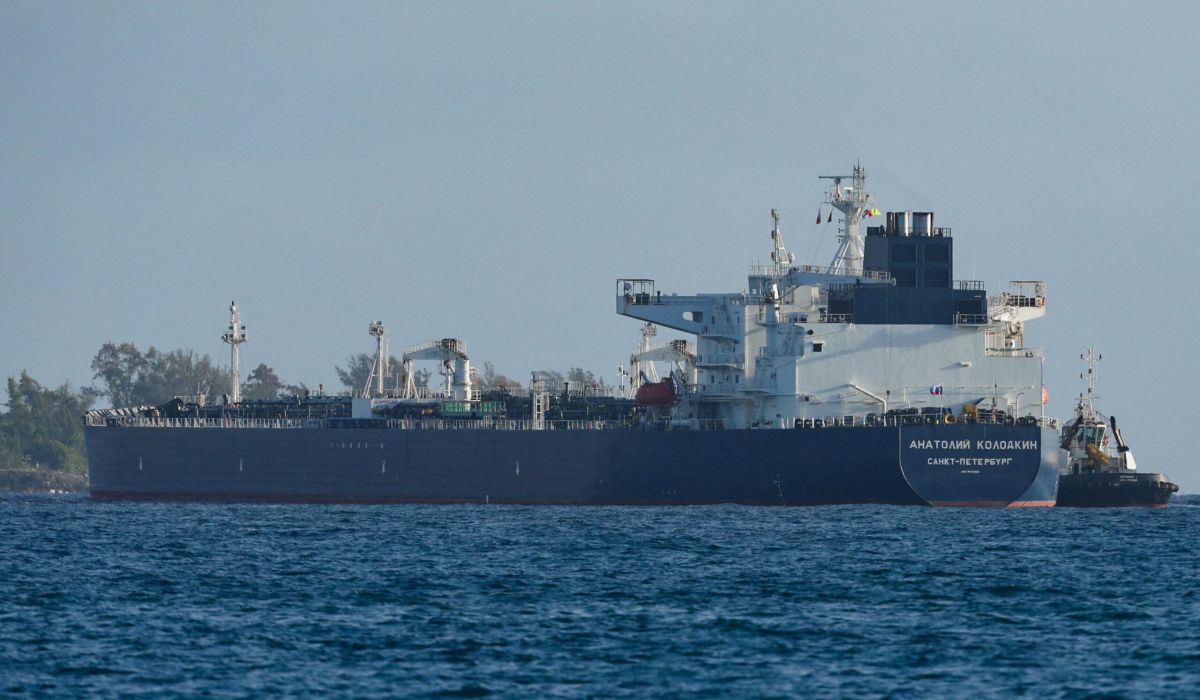 إذاعة فرنسا تكشف عن سر الهجوم على الناقلة النفطية الروسية وعلاقة أوكرانيا بالساحل الليبي