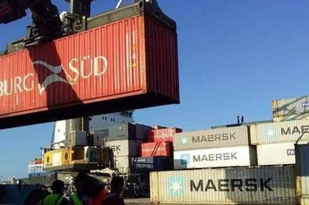 "أبو فناس": عدم فتح اعتمادات مالية للاستيراد أحد أسباب إنخفاض عدد الحاويات المفرغة والمشحونة