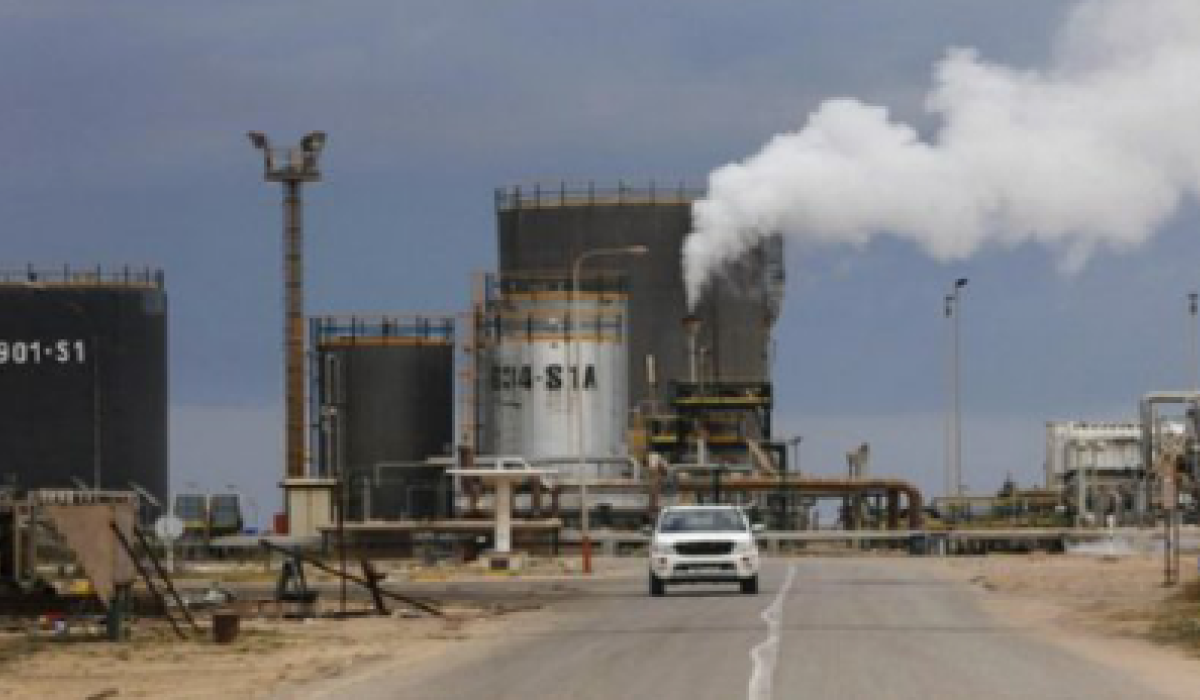 "أويل برايس": من سينتصر في الحرب على نفط ليبيا؟