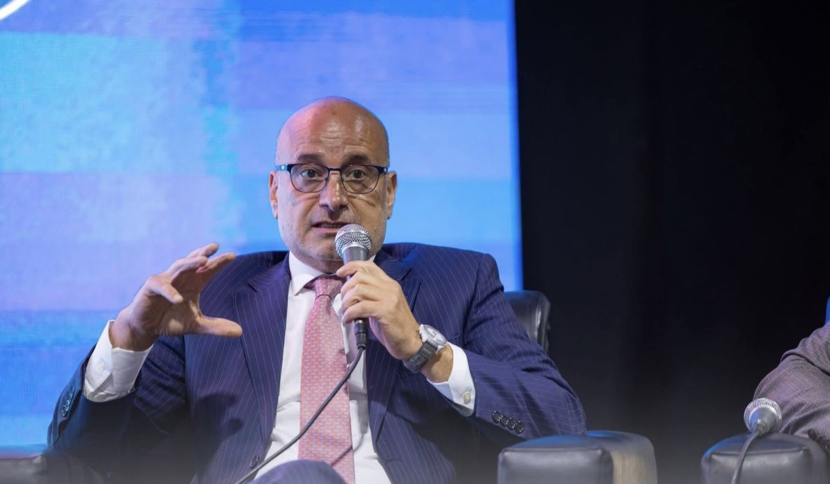 "البوري": أن تزيد الدولة راتبك ثم تترك قيمة الدينار تتآكل هو أن تعطيك بيد وتأخذ منك باليد الأخرى.. وربما أكثر مما أعطتك