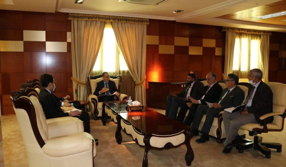 خلال لقائه مع سفير الجمهورية التونسية لدى ليبيا.. الحويج يؤكد على ضرورة دعم الغرف التجارية
