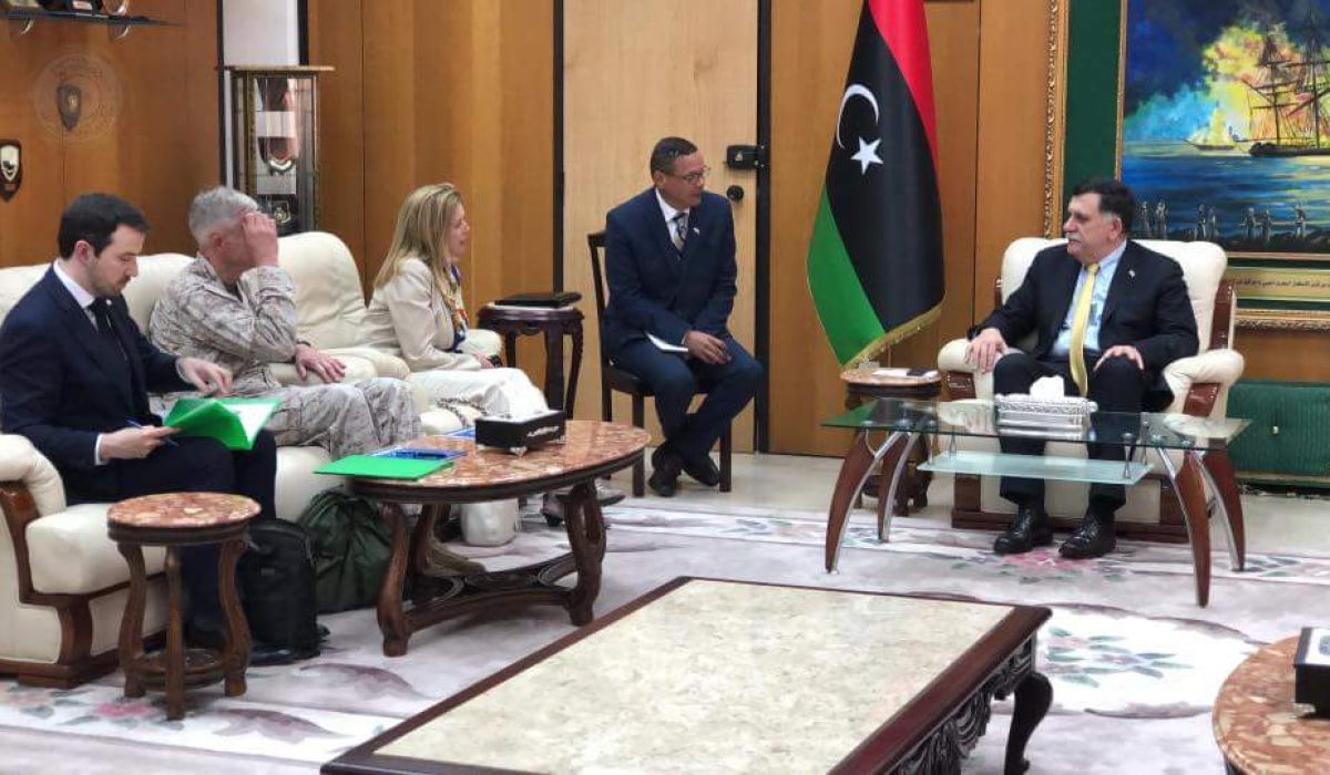 السراج يجتمع مع افريكوم والعاملين بالسفارة الامريكية لدى ليبيا