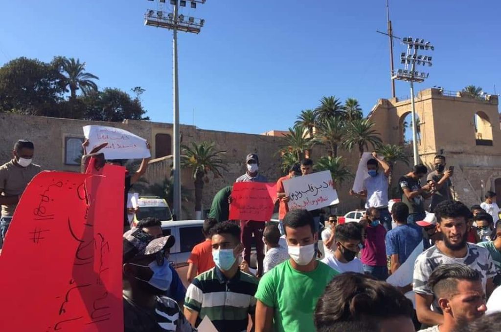 مجلس النواب "بطرابلس" يرحب بالتواصل مع كافة شرائح المجتمع ..ويؤكد على تشكيل فريق نيابي لجدولة مطالب المتظاهرين