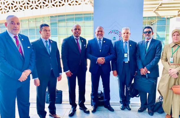 وزيرا الصحة والمواصلات يتفقدان مصنع الأكسجين الجديد