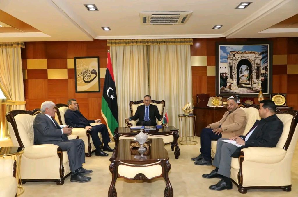 خاص..مصدر بالمجلس الوطني للحريات العامة وحقوق الانسان: الموظفين المشمولين بقرار الافراجات 920 موظف