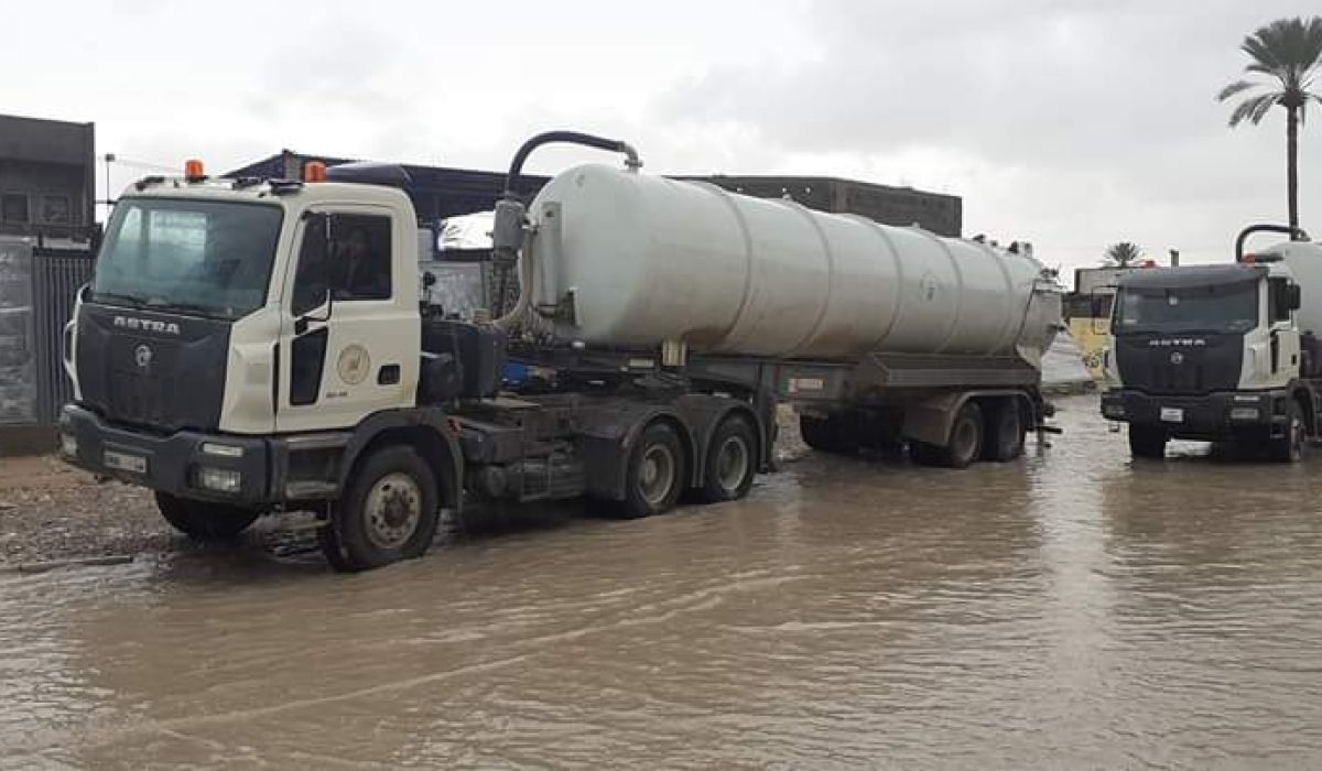 الشركة العامة المياه والصرف الصحي تؤكد لصدى عملها على "شفط" المياه من أغلب شوارع العاصمة