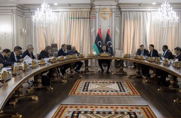 "العامة للكهرباء" تفيد بأن بعض شركات المقاولات تقوم بتنفيذ العديد من المساكن في ظل وجود شبكة كهربائية قد تضطر لقطع التيار الكهربائي في أي لحظة