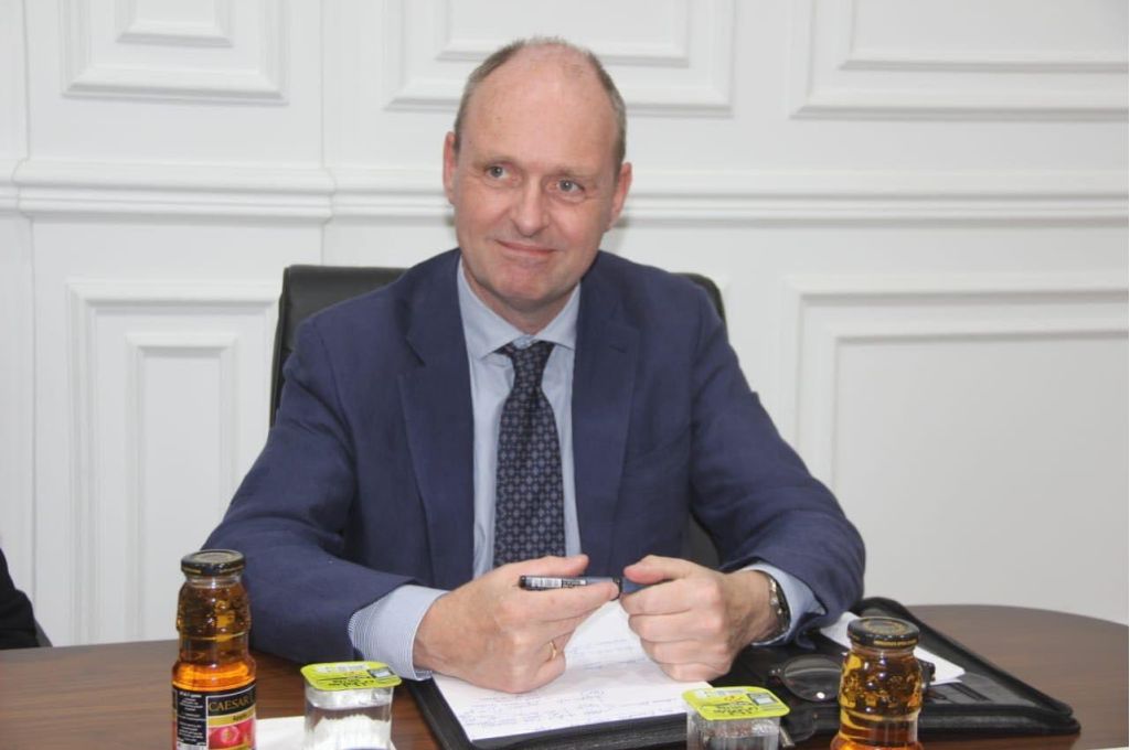 خاص.. المركزي يباشر بتنفيذ قرار البرلمان بتخفيض الضريبة على النقد الأجنبي إلى 15%