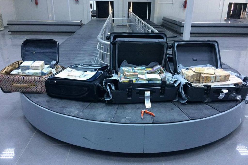 فريق الصيانة بمكتب بريد أوجله يواصل العمل على إرجاع التغطية للمنطقة