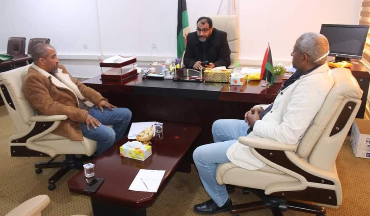 "الحاسي" يطلع على مستجدات إنشاء مبنى مركز الرقابة على الأغذية والأدوية بنغازي