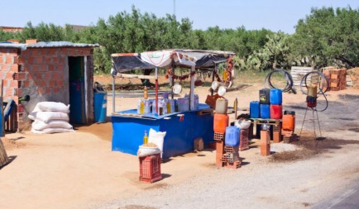 موقع دولي يكشف عن شبكة تهريب الوقود بليبيا