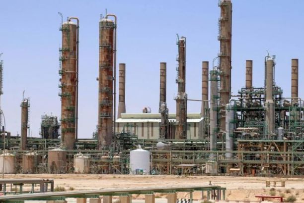 الجروشي: إصلاح الاقتصاد الليبي لابد أن يرتكز على تغيير رؤساء "المركزي ومؤسستيْ النفط والاستثمار" ونقلها خارج العاصمة