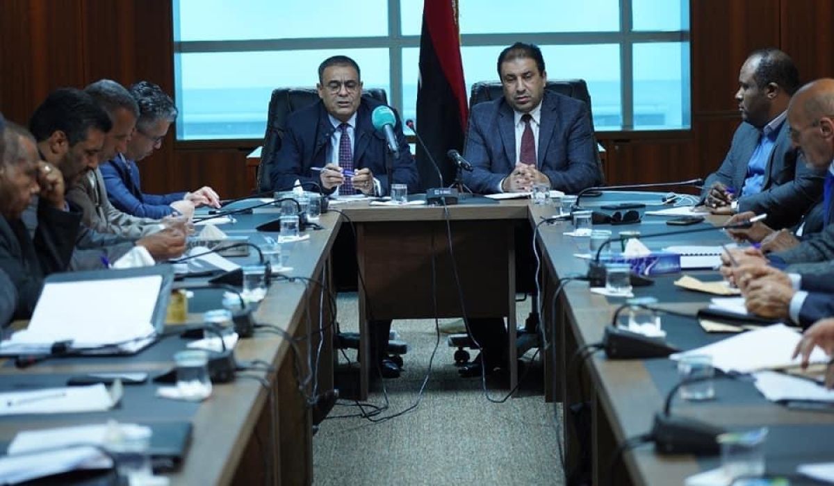 بمشاركة وكيل وزارة الحكم المحلي .. الشهوبي يجتمع مع عمداء البلديات لمناقشة مشاكل قطاع المواصلات في المناطق