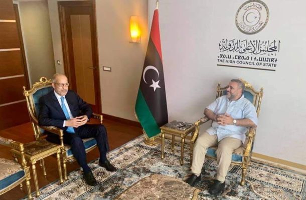 وزيرا الصحة والمواصلات يتفقدان مصنع الأكسجين الجديد