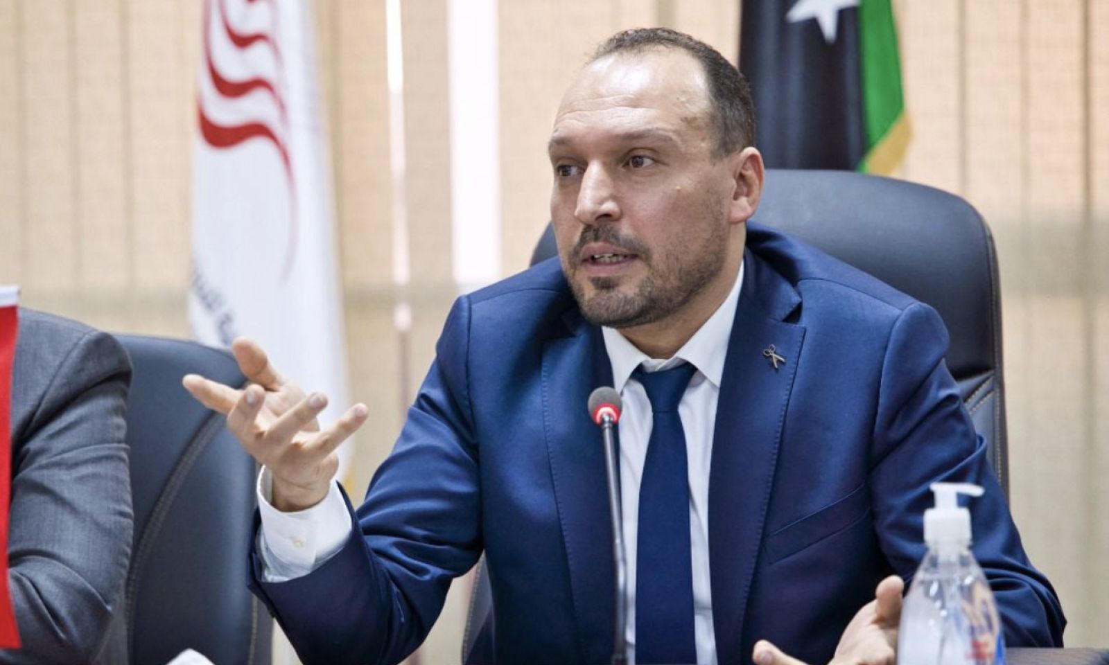 خاص.. بالوثائق: مصادر بالإتصالات تكشف لصدى شراء مبنى لليبيانا بقيمة مبالغة .. وتحويلات لأكاديمية "وهمية" إستقطاعاً من أرباح القابضة