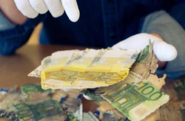 في بيان هام .. صندوق النقد الدولي يرحب بسحب ال50 دينار من التداول ويشير إلى الرسم على النقد الأجنبي والاحتياطيات