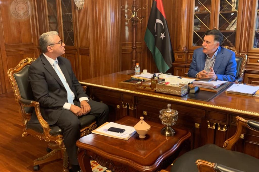 رغم ايقافه بتهم فساد ... المدعي العام العسكري يمنح "محمد هيثم" الإذن بالسفر