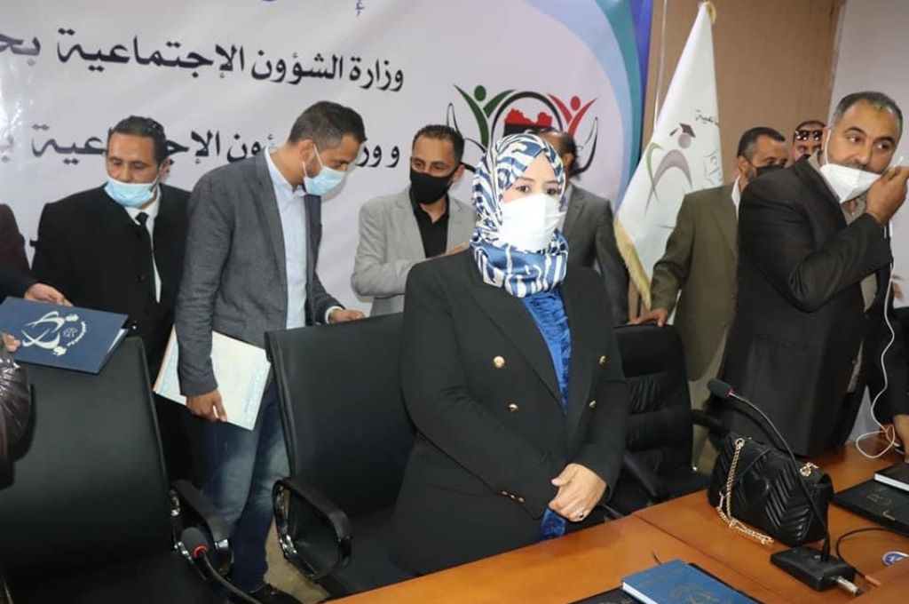 صنع الله يجتمع مع شرائح المجتمع المدني بمدينة زلة