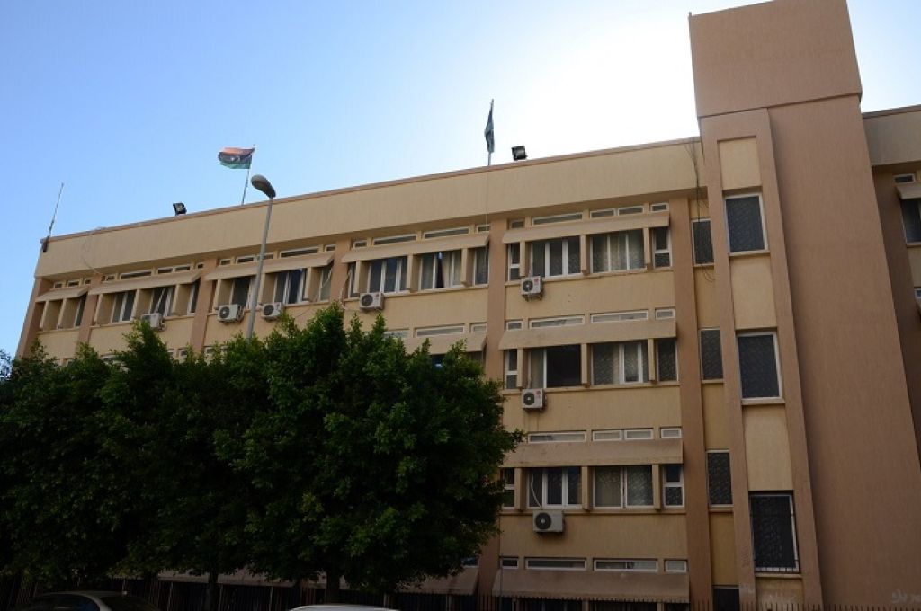 "بومطاري" يجتمع مع مجلس إدارة شركة الحديد والصلب لمناقشة المشاكل التي تواجه الشركة