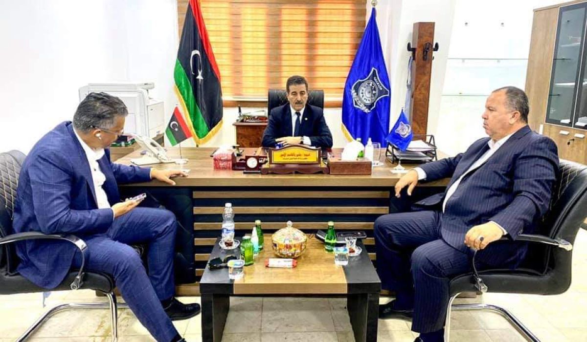 الداخلية تناقش مع وكيل وزارة المواصلات أوضاع الليبيين العالقين بتونس