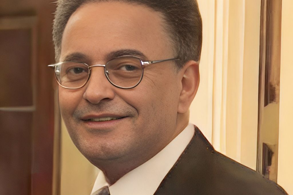 خاص.. "الشحومي": ارتفاع سعر الصرف غير منطقي وهناك محاولات متعمدة لتعطيل نظام البنك المركزي