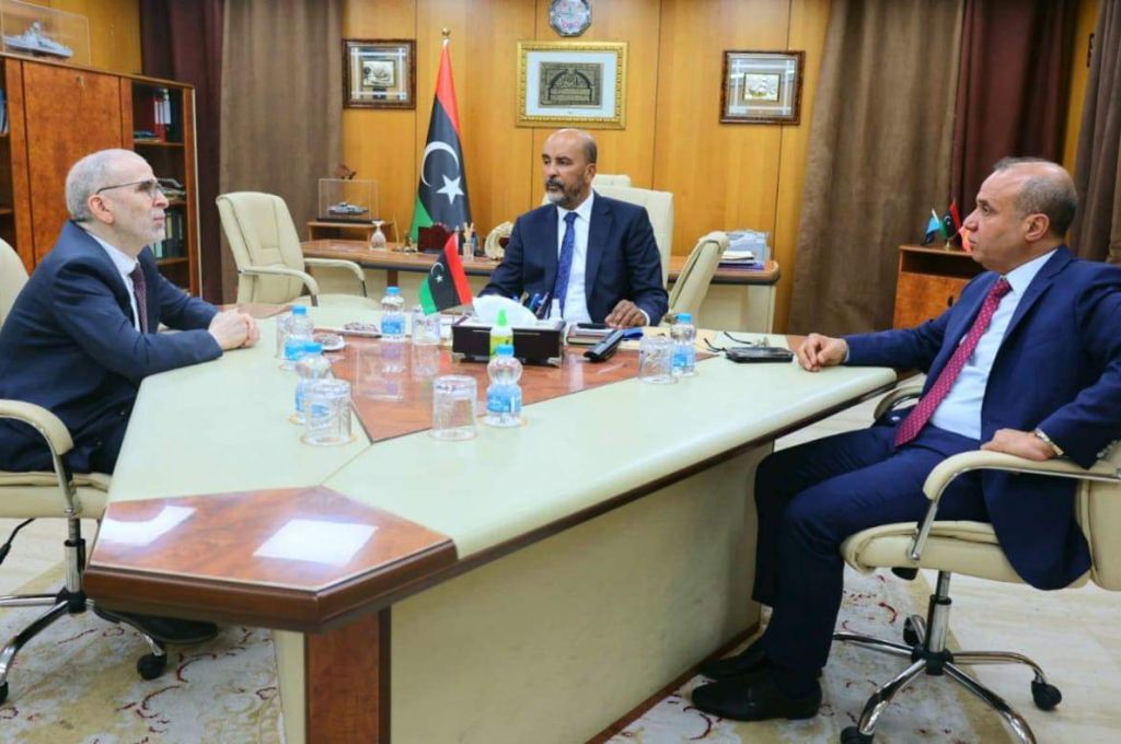 "الزادمة" يبحث سبل دعم الفلاحين وتوفير الإمكانيات الزراعية