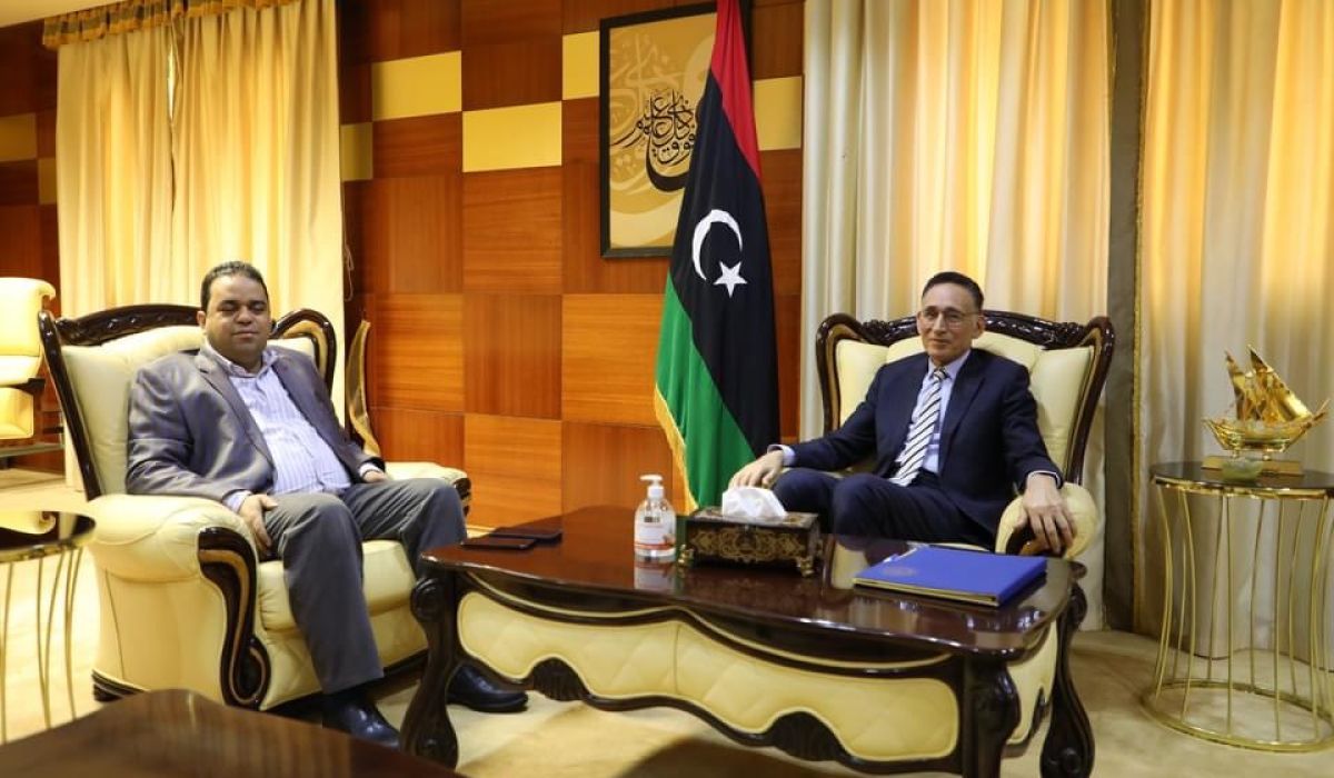 الحويج يلتقي وزير العمل لبحث كيفية إيجاد فرص العمل ضمن الخارطة الاستثمارية