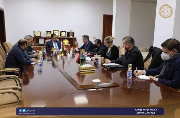 النائب العام يأمر بحبس مدير مصرف الجمهورية فرع الحرشة