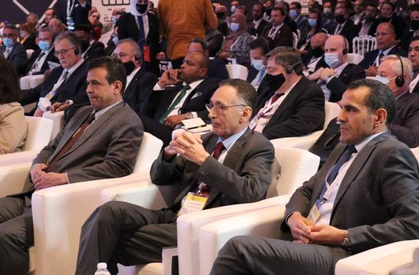 مراسلات بشأن عرض ملف تنازل شركة هيس القابضة عن حصتها في عقود امتياز الواحة لصالح توتال .. تابع التفاصيل