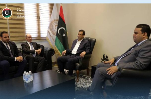 "عبدالجليل" يُصدر قرارًا بإيفاد (61) طفلاً مصاباً بالسرطان لإجراء عمليات زرع نخاع في الأردن