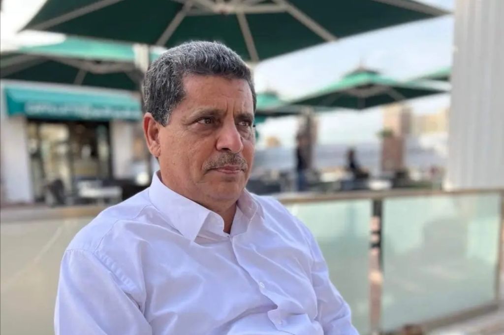 "أبوجناح" يقوم بتوقيع الدفعة الثانية من قرارات تسوية الدرجات الوظيفية للعناصر الطبية والطبية المساعدة