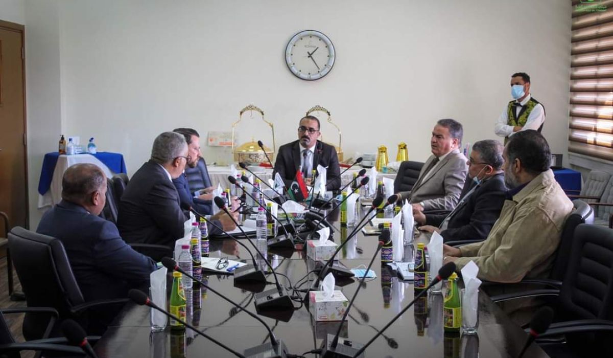 الخليج العربي للنفط تبحث سُبل التعاون مع شركة “هاليبورتون” الأمريكية