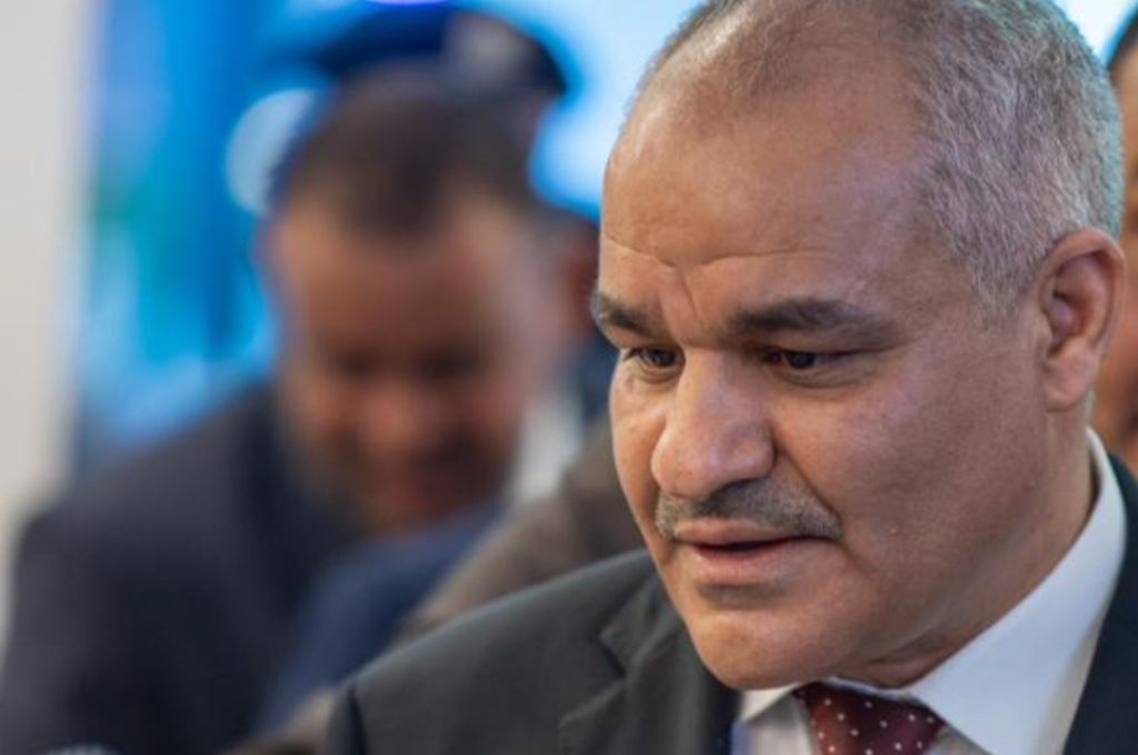 خاص.. “المركزي” يطالب المصارف بفرز الفئات المسحوبة بدقة.. ويعمم آلية تنفيذ السحب