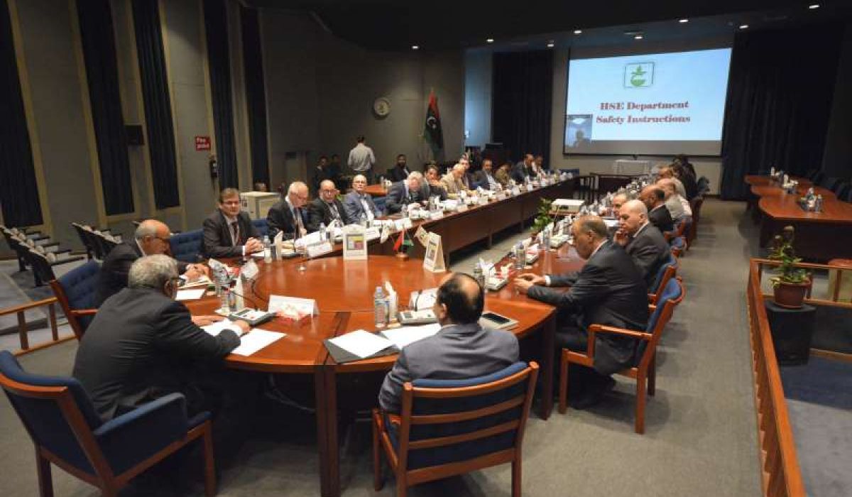 اجتماع لجنة الملاك لمنطقة التعاقد 91 والمؤسسة الوطنية للنفط بنغازي توقع مع شركة " أو ام في " اتفاقية خدمات فنية واعارة