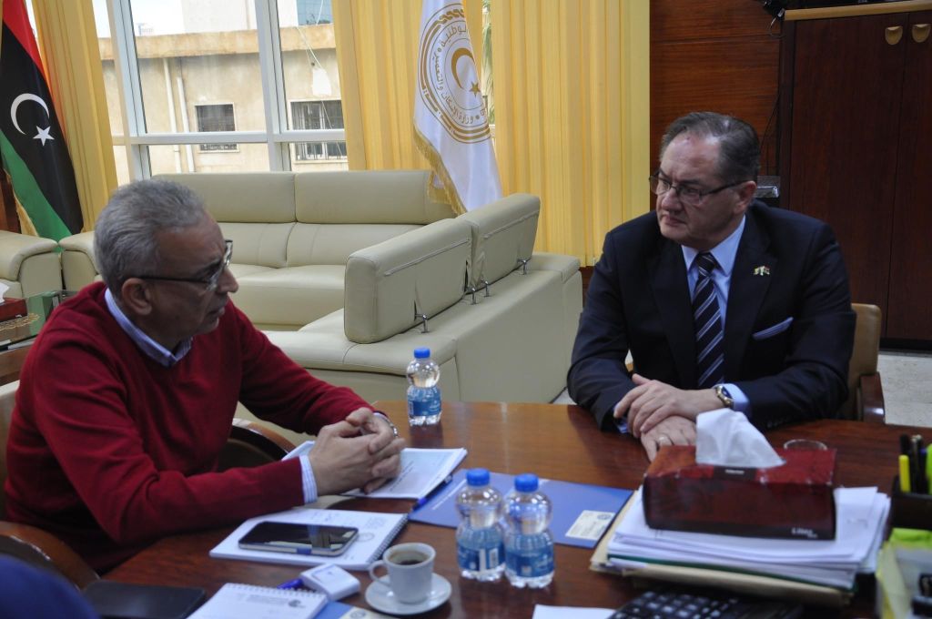 خاص.. "الفيتوري": اللجان التي شُكلت لتسوية أوضاع الشركات المتعثرة بدون فائدة.. ويوضح