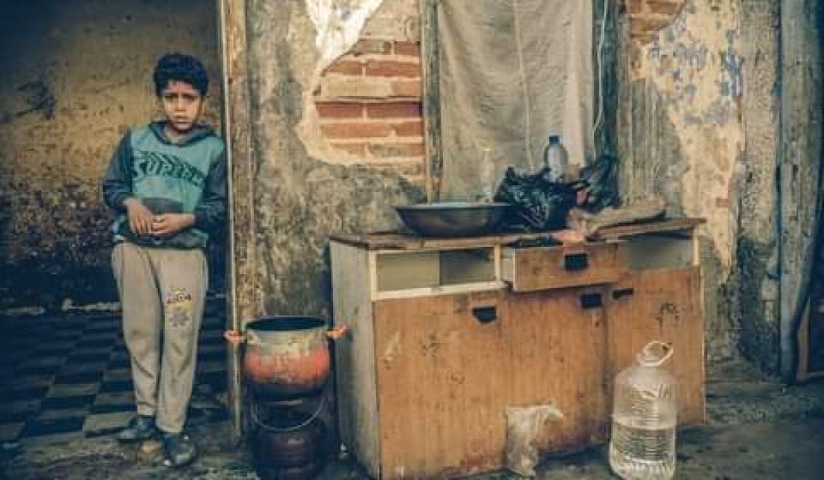 مجلة أمريكية : تتمتع بأكبر احتياطي نفط في القارة ولكن شعبها لا يزال يعيش تحت خط الفقر